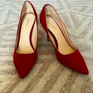 Red suede Nine West pumps